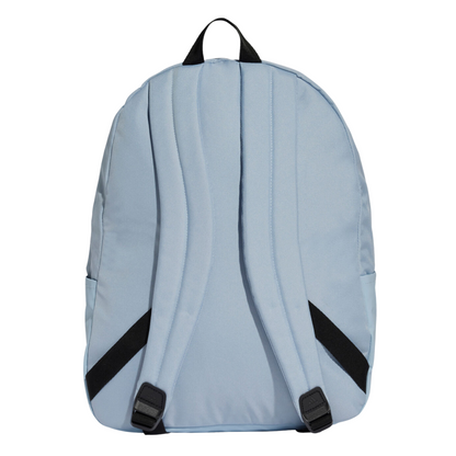 Vista trasera de la mochila Adidas Classic BOS 3S en color azul cielo, con correas ajustables y acolchadas